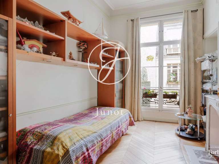 Appartement Paris 8e - 4 chambres - 176m²