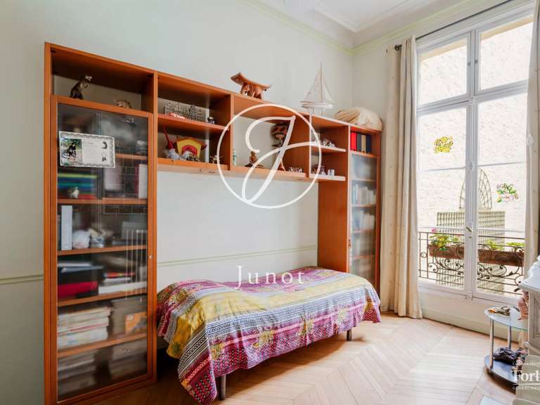 Appartement Paris 8e - 4 chambres - 176m²