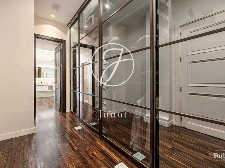 Appartement Paris 8e - 2 chambres - 160m²