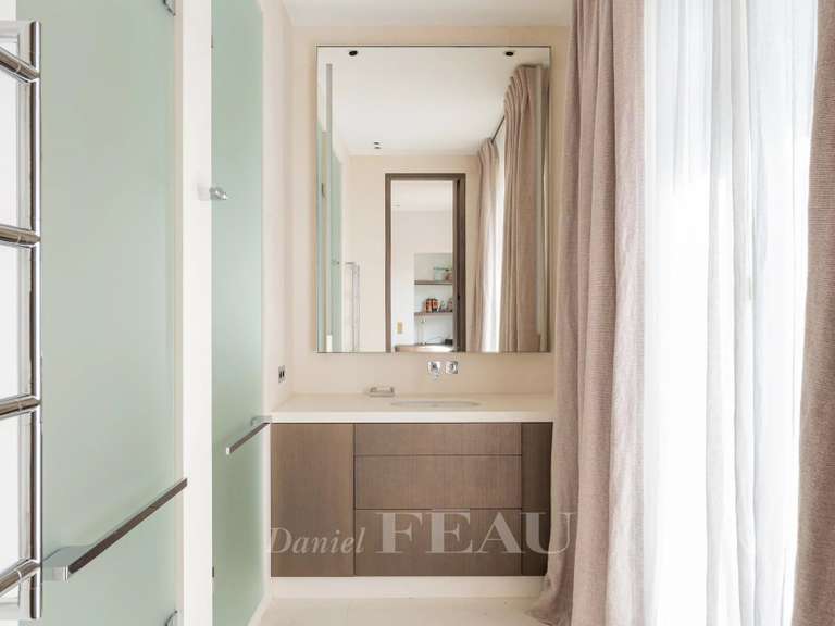 Appartement Paris 8e - 4 chambres - 368m²