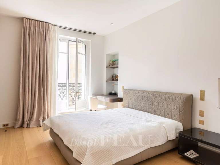 Appartement Paris 8e - 4 chambres - 368m²