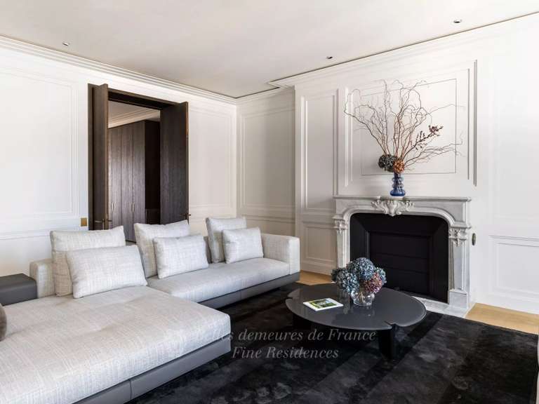 Appartement Paris 8e - 4 chambres - 368m²