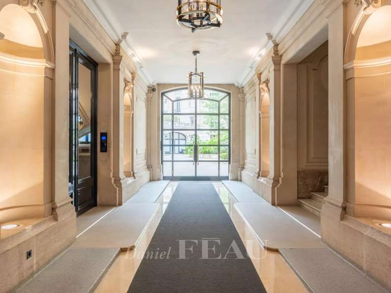 Appartement Paris 8e - 4 chambres - 368m²