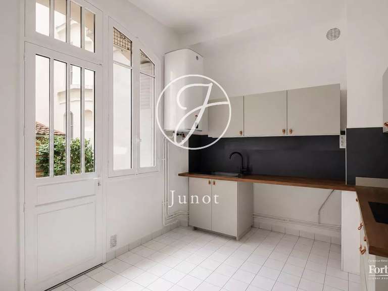Appartement Paris 8e - 2 chambres - 96m²