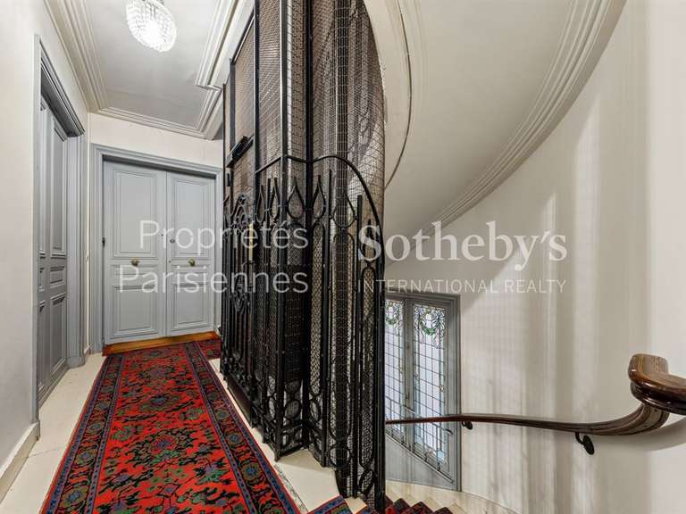Appartement Paris 8e - 1 chambre - 74m²