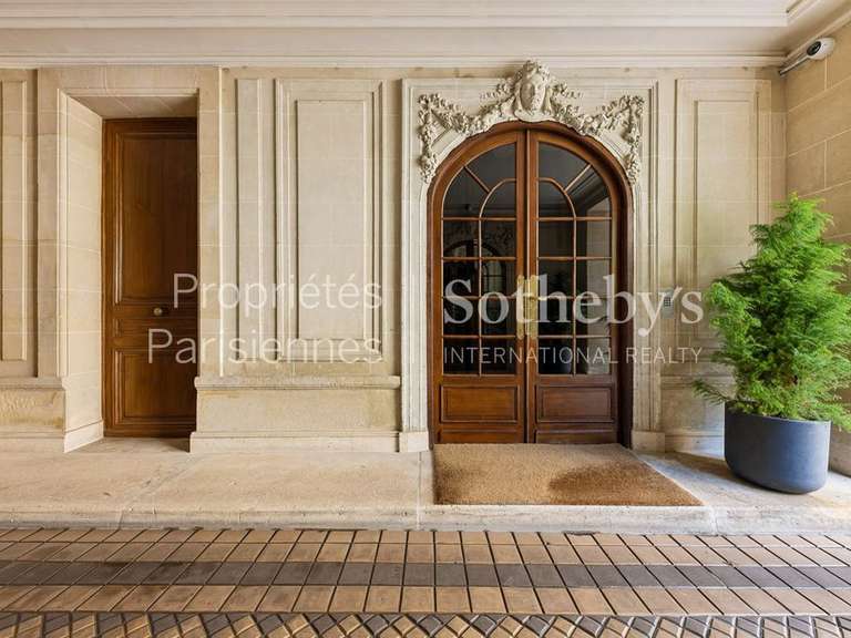 Appartement Paris 8e - 1 chambre - 74m²
