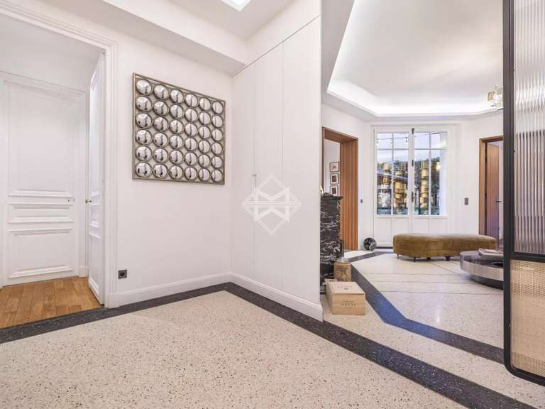 Appartement Paris 8e - 3 chambres - 206m²