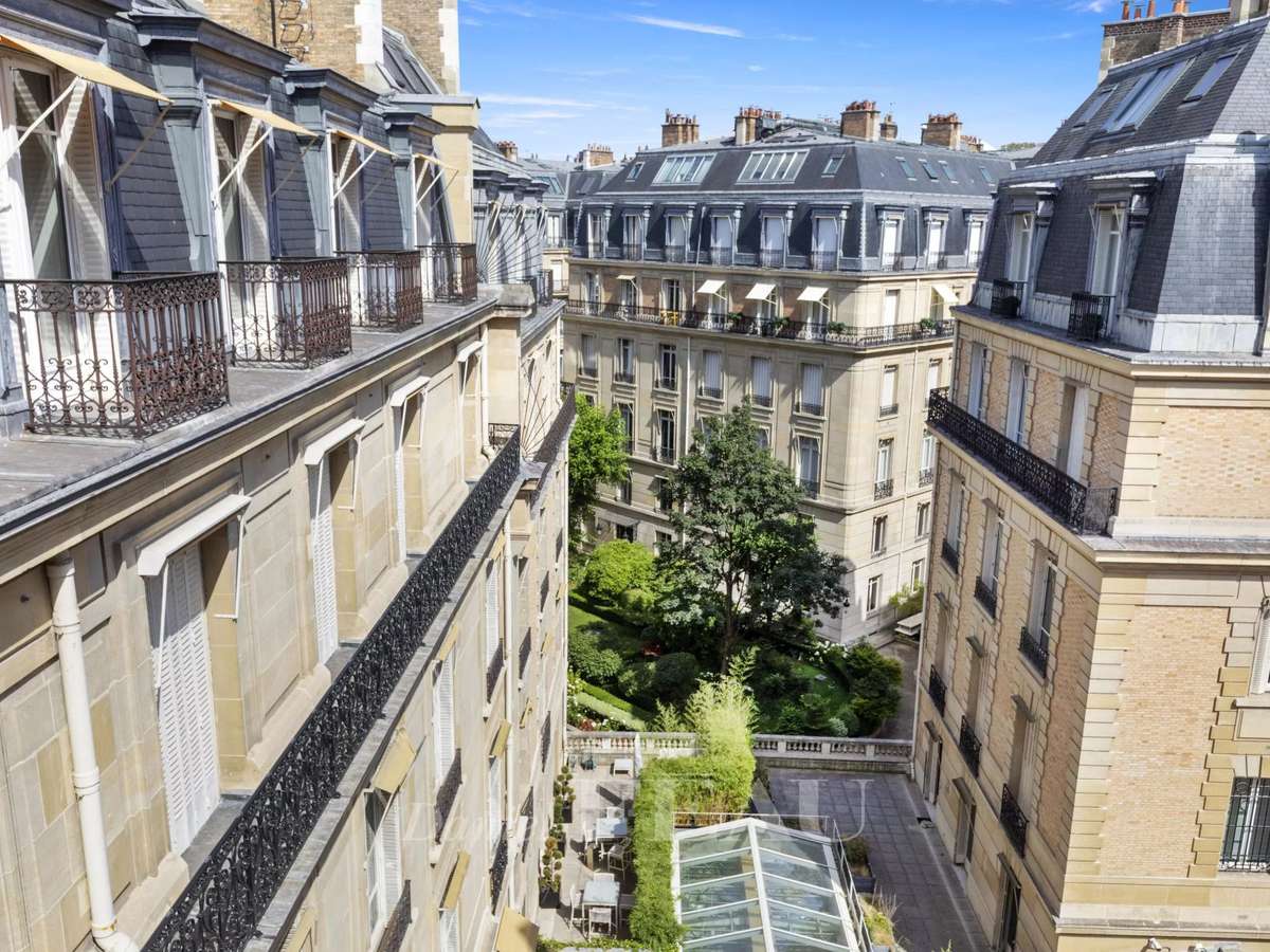 Apartment Paris 8e