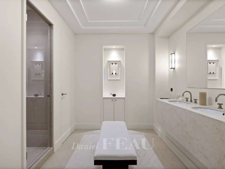 Appartement Paris 8e - 3 chambres - 319m²
