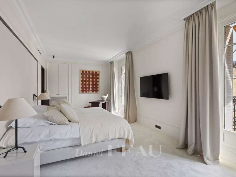 Appartement Paris 8e - 3 chambres - 319m²
