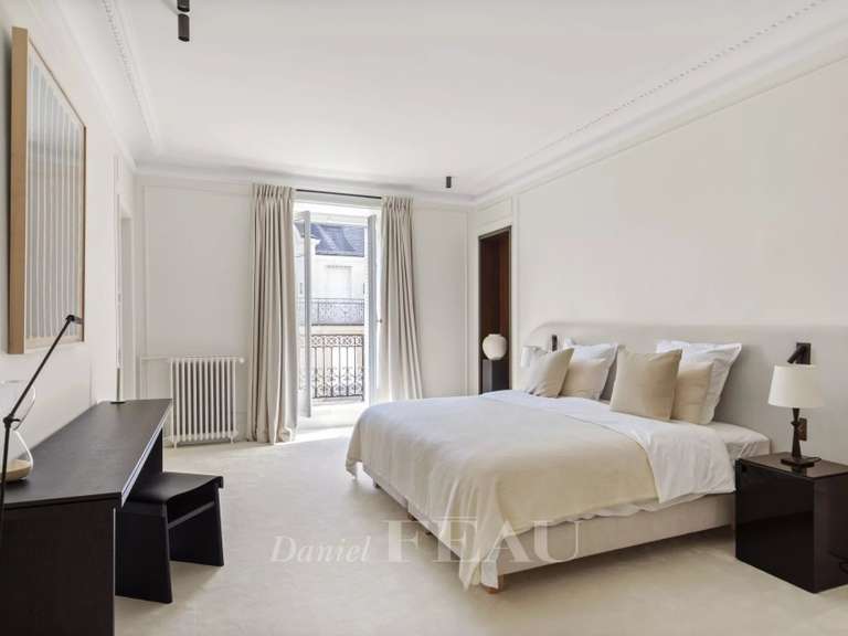 Appartement Paris 8e - 3 chambres - 319m²