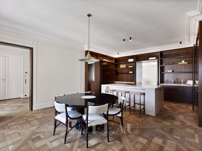Appartement Paris 8e - 3 chambres - 319m²