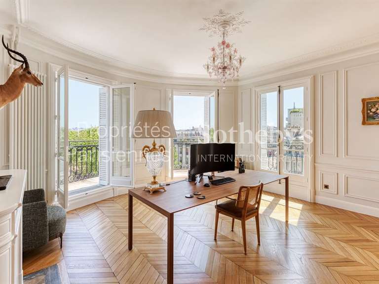 Appartement Paris 8e - 9 chambres - 722m²