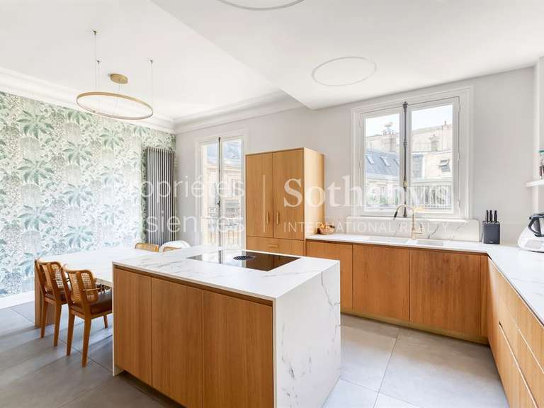 Appartement Paris 8e - 9 chambres - 722m²