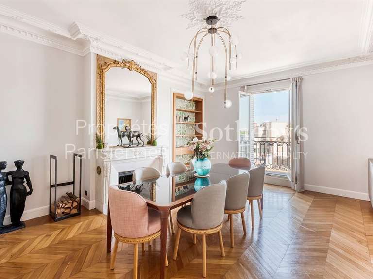 Appartement Paris 8e - 9 chambres - 722m²