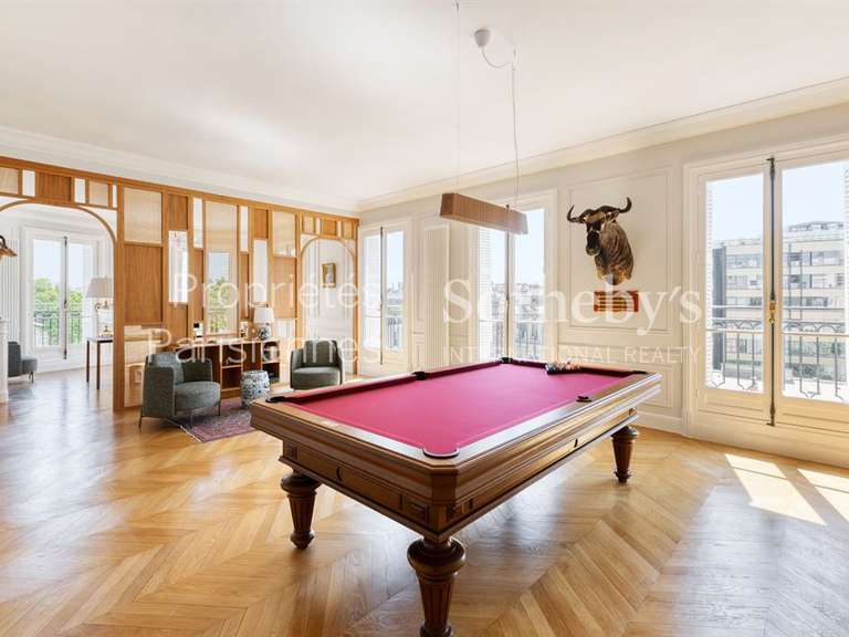 Appartement Paris 8e - 9 chambres - 722m²