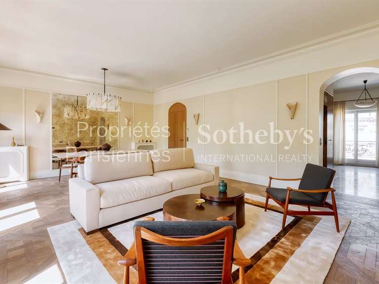 Appartement Paris 8e - 2 chambres - 135m²