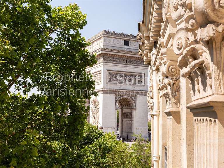 Appartement Paris 8e - 2 chambres - 135m²