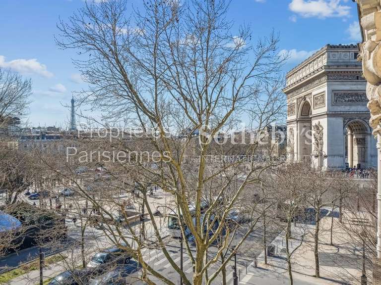Appartement Paris 8e - 2 chambres - 135m²