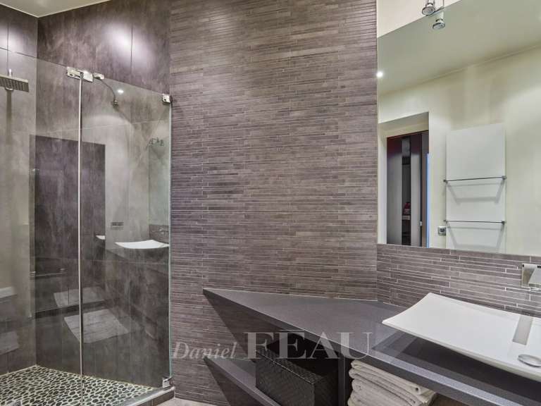 Appartement Paris 8e - 3 chambres - 167m²
