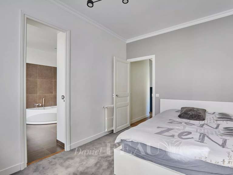 Appartement Paris 8e - 3 chambres - 167m²