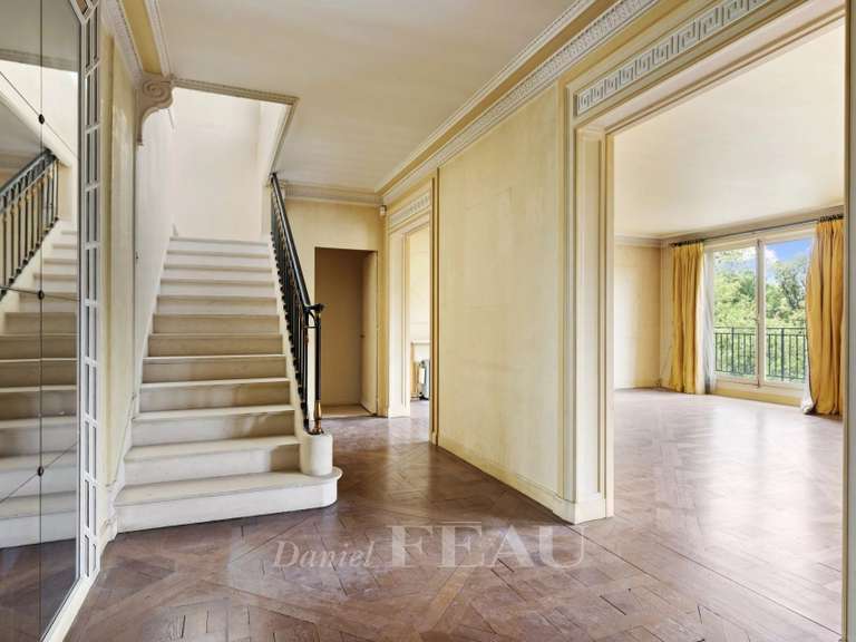 Appartement Paris 8e - 3 chambres - 251m²