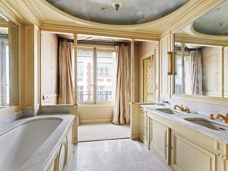 Appartement Paris 8e - 3 chambres - 251m²