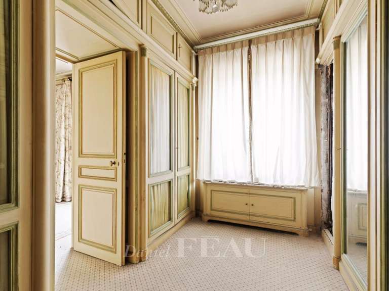 Appartement Paris 8e - 3 chambres - 251m²
