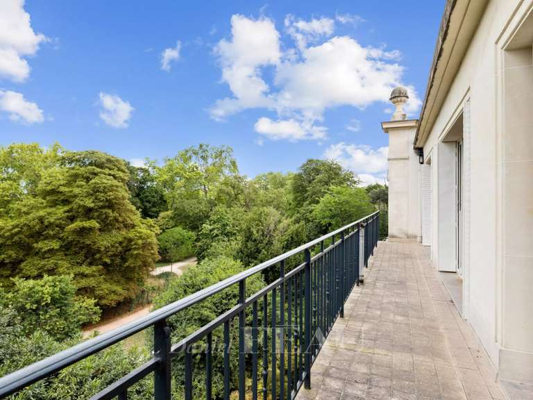 Appartement Paris 8e - 3 chambres - 251m²