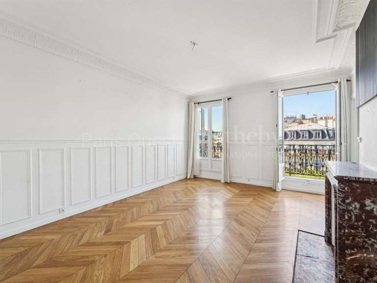 Appartement Paris 8e - 3 chambres - 146m²