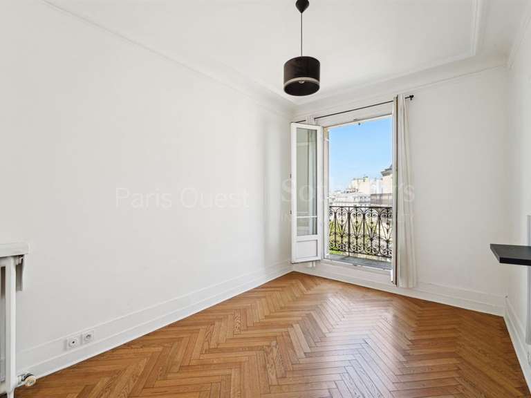 Appartement Paris 8e - 3 chambres - 146m²
