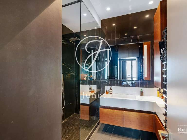 Appartement Paris 8e - 1 chambre - 69m²