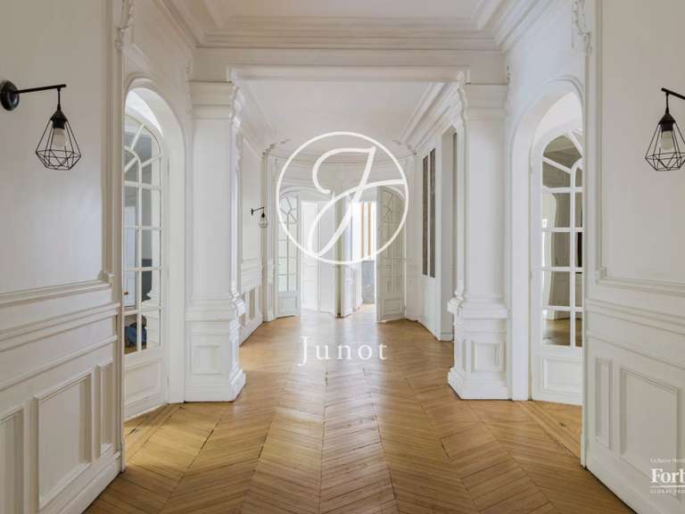 Appartement Paris 8e - 3 chambres - 287m²