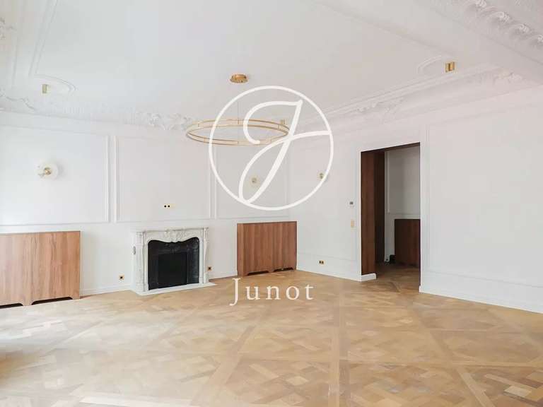 Appartement Paris 8e - 3 chambres - 165m²