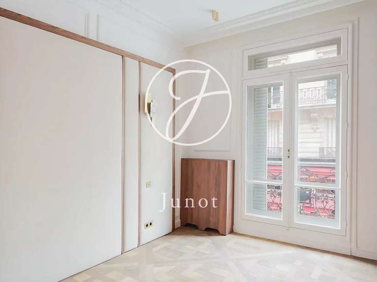 Appartement Paris 8e - 3 chambres - 165m²