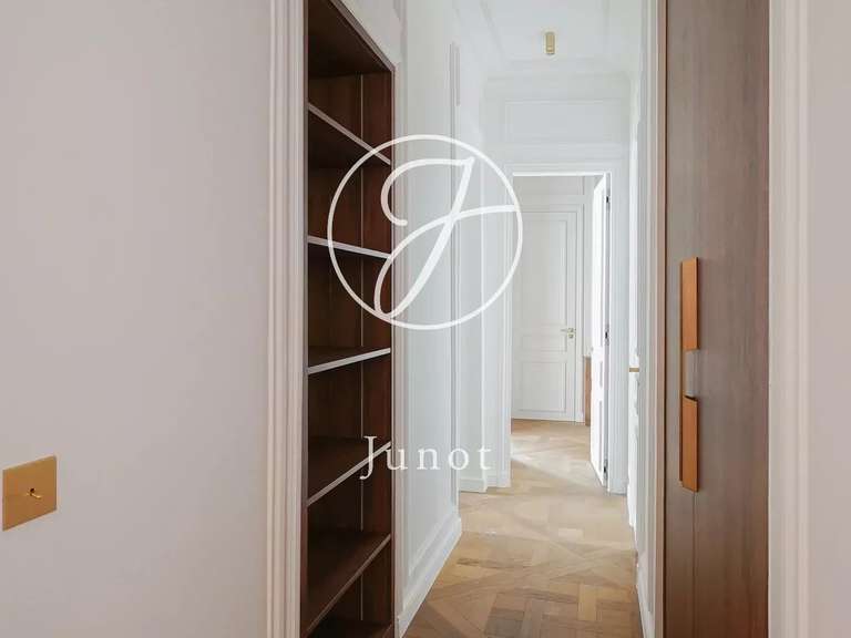 Appartement Paris 8e - 3 chambres - 165m²