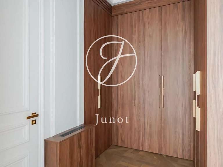 Appartement Paris 8e - 3 chambres - 165m²