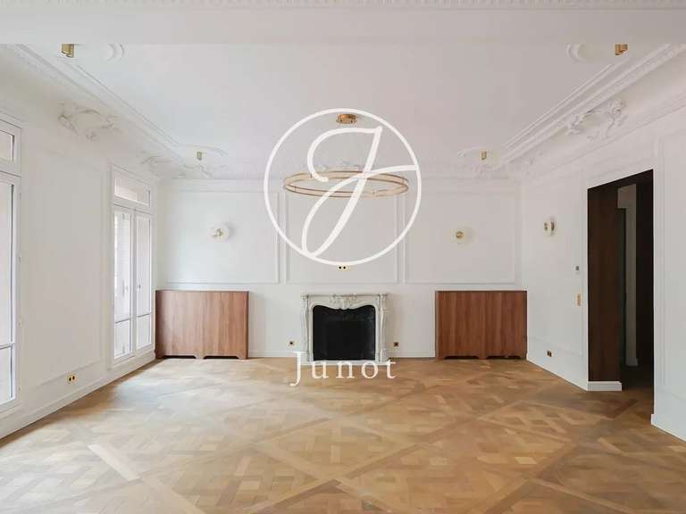 Appartement Paris 8e - 3 chambres - 165m²