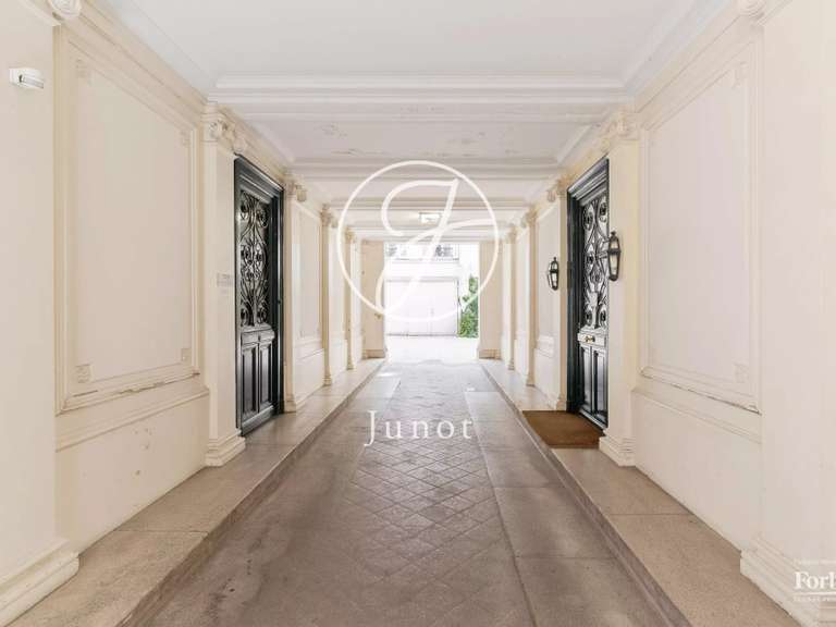 Appartement Paris 8e - 4 chambres - 183m²