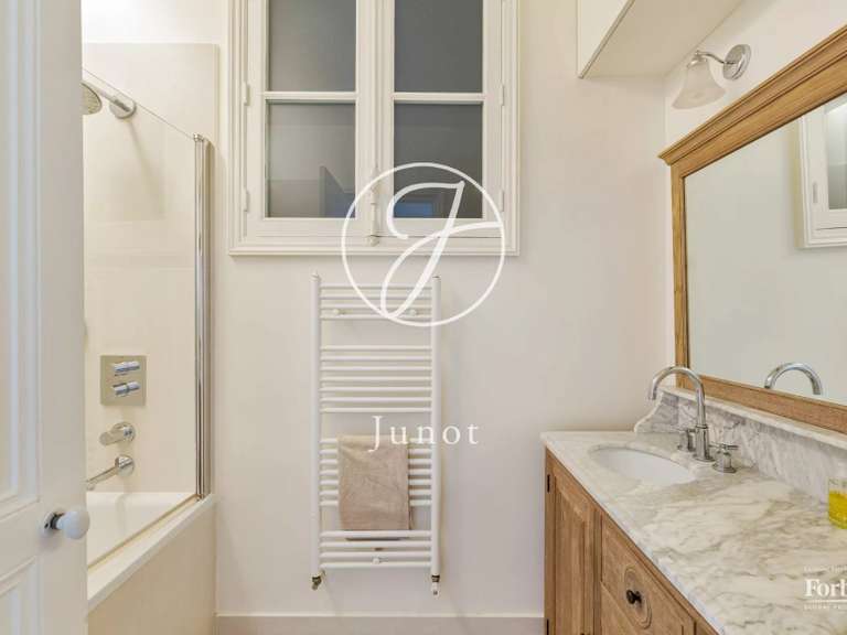 Appartement Paris 8e - 4 chambres - 183m²