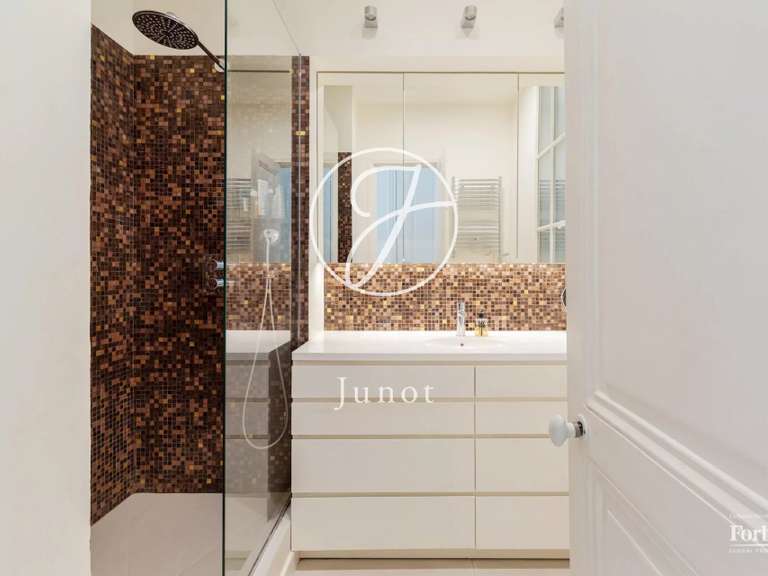 Appartement Paris 8e - 4 chambres - 183m²