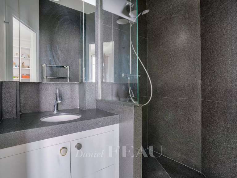Appartement Paris 8e - 4 chambres - 206m²