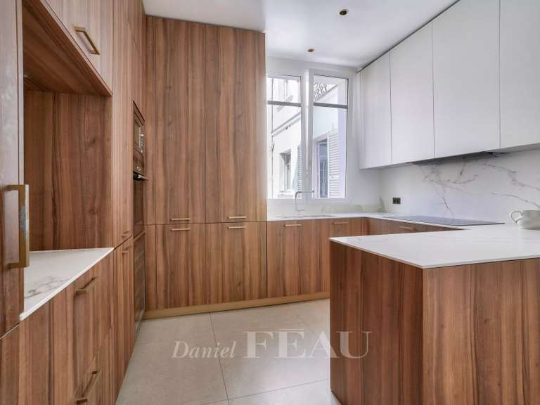 Appartement Paris 8e - 4 chambres - 206m²