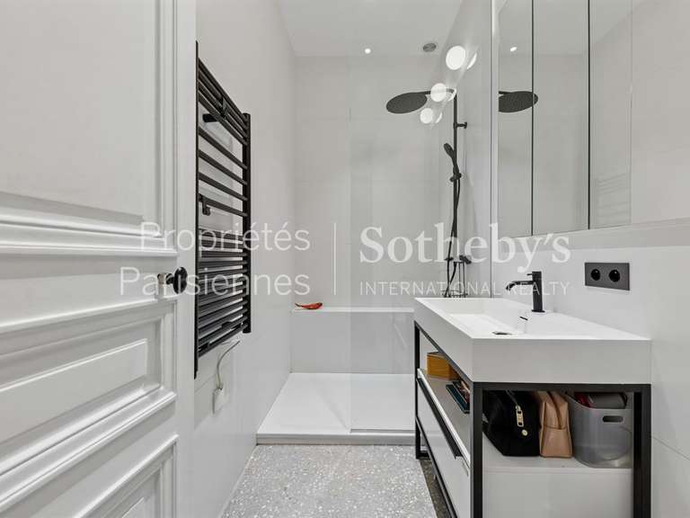 Appartement Paris 8e - 3 chambres - 154m²
