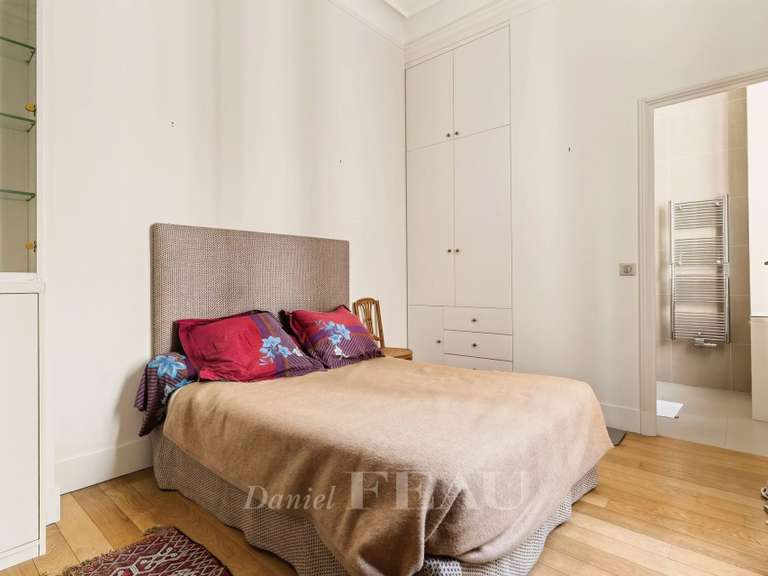 Appartement Paris 8e - 3 chambres - 166m²