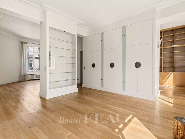 Appartement Paris 8e - 3 chambres - 166m²