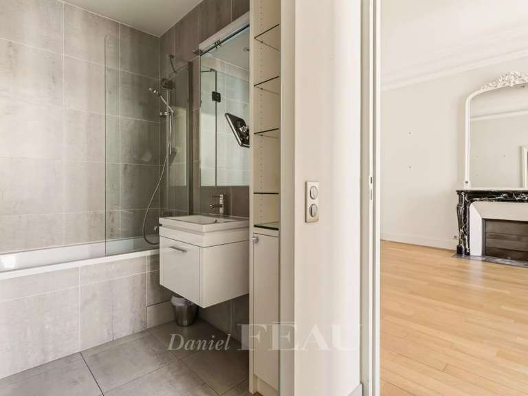 Appartement Paris 8e - 3 chambres - 166m²