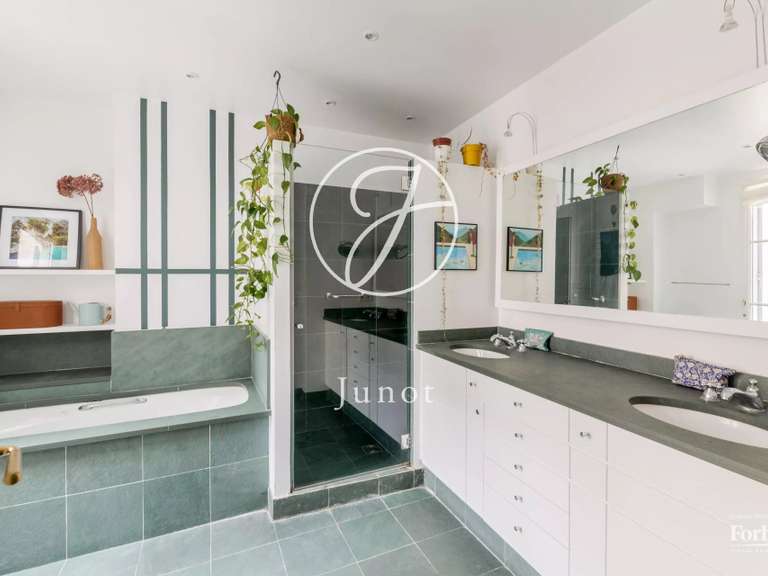 Appartement Paris 8e - 3 chambres - 99m²