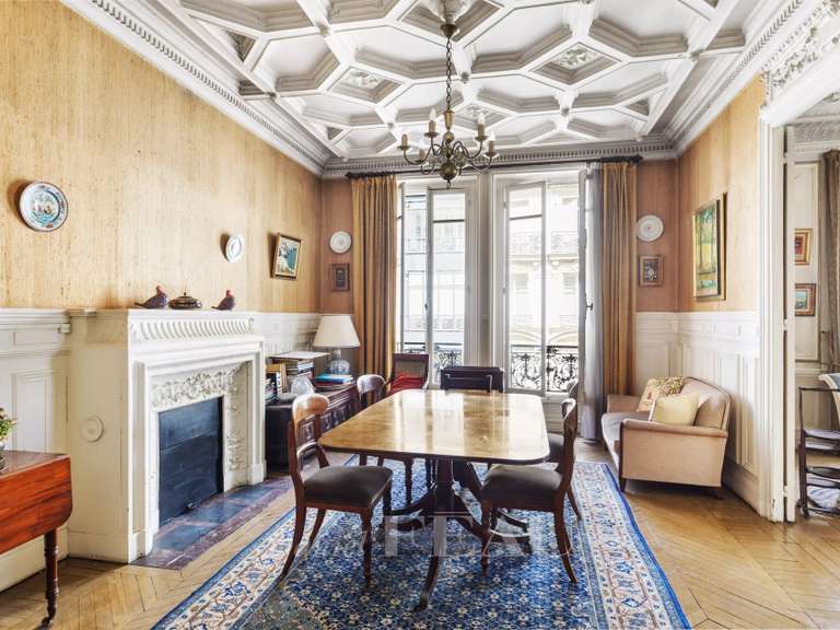 Appartement Paris 8e - 3 chambres - 130m²
