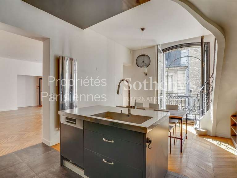 Appartement Paris 8e - 3 chambres - 145m²